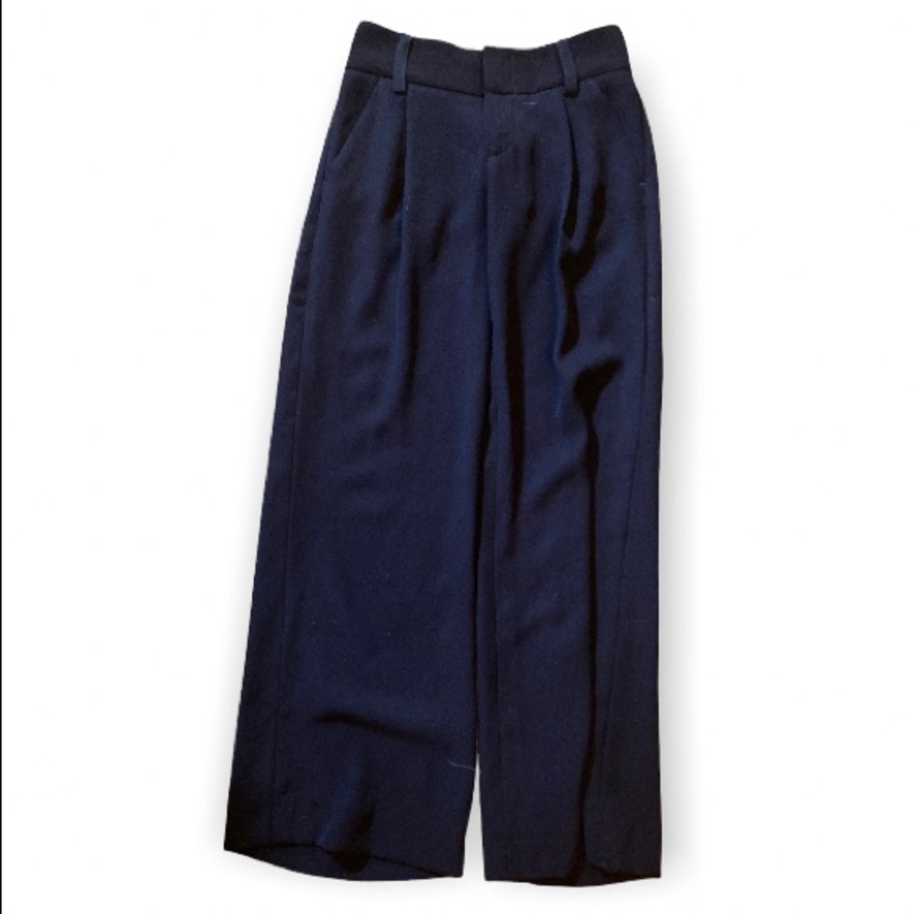 Black trousers
